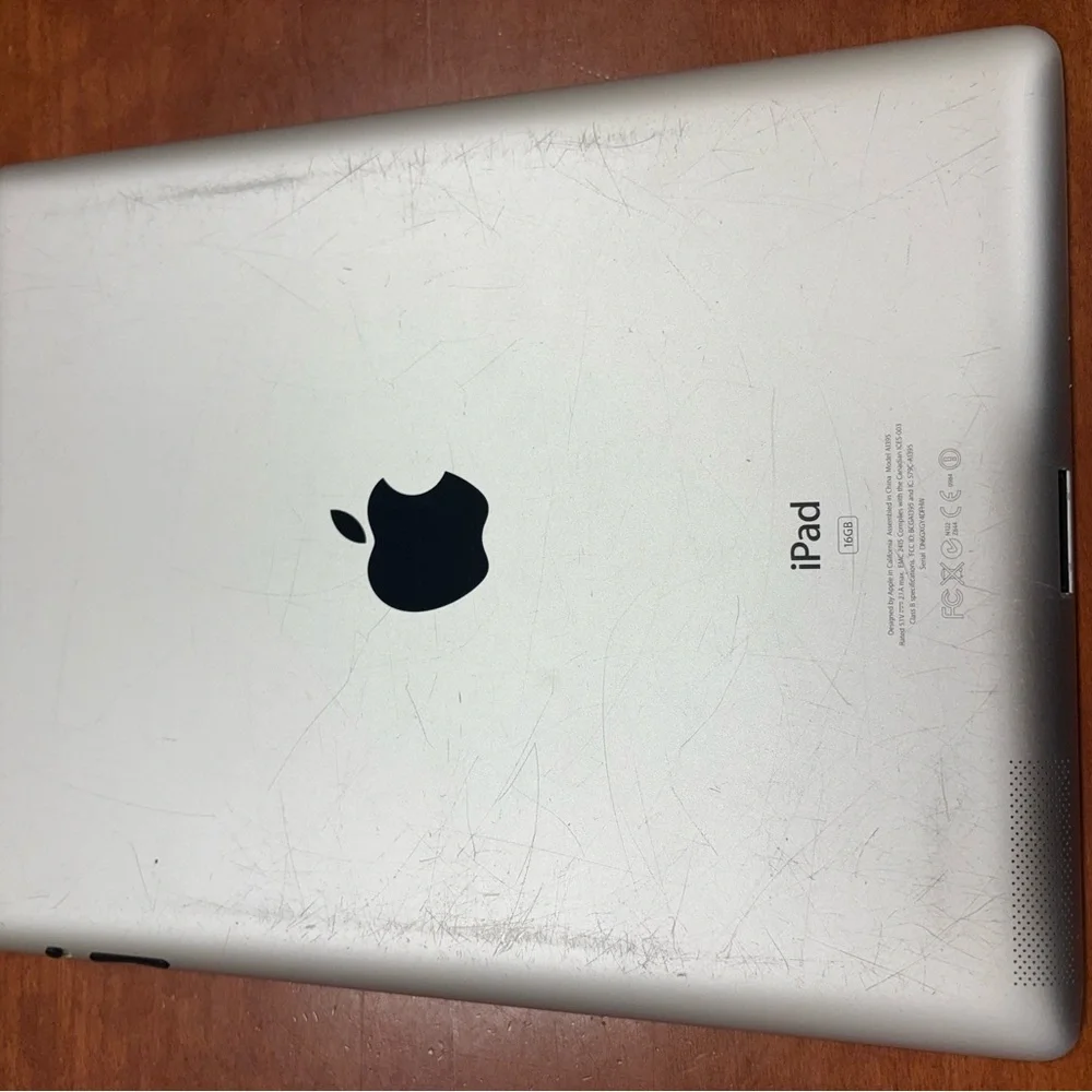 Apple iPad 2nd Generation - 16 GB